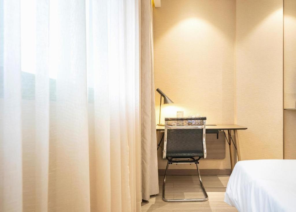 Hanting Qingpu Caoying Road Metro Station Hotel Shanghai